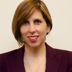 Female Immigration Lawyer in California - Liliana Gallelli