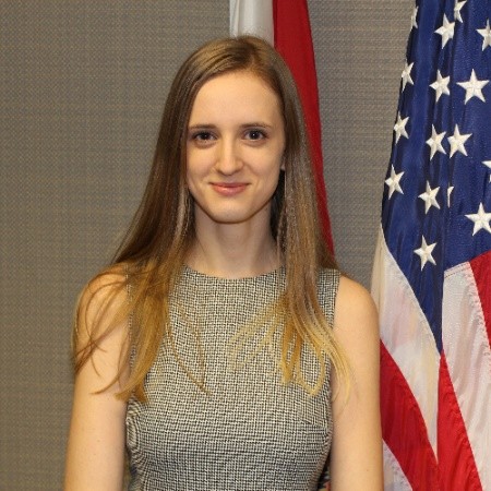 Female Business Lawyer in USA - Michaela Vrazdova